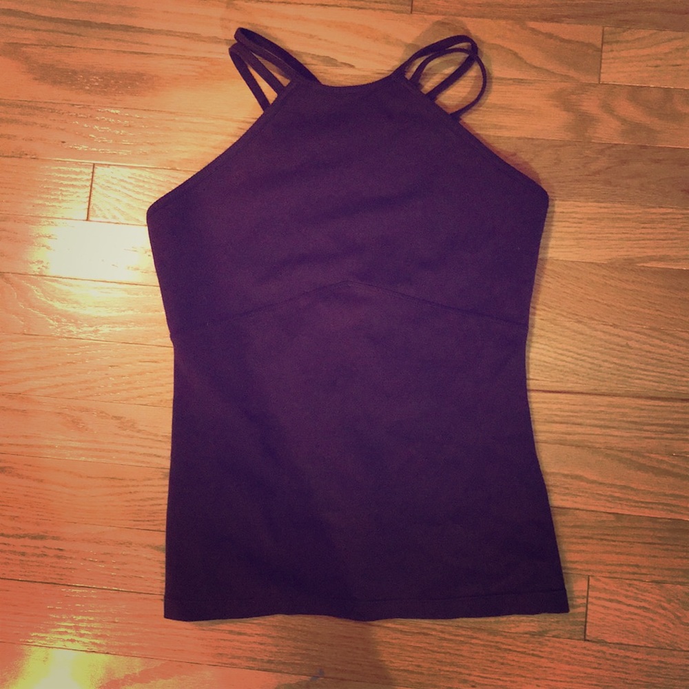 Cute yoga top with crisscross back